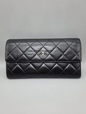 🖤CHANEL Authentic Black Quilted Leather Flap Wallet with Silver CC🖤